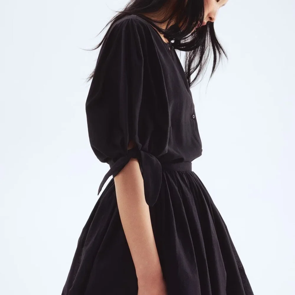 (NWT) H&M - black puff sleeved blouse (small) - Picture 3 of 4